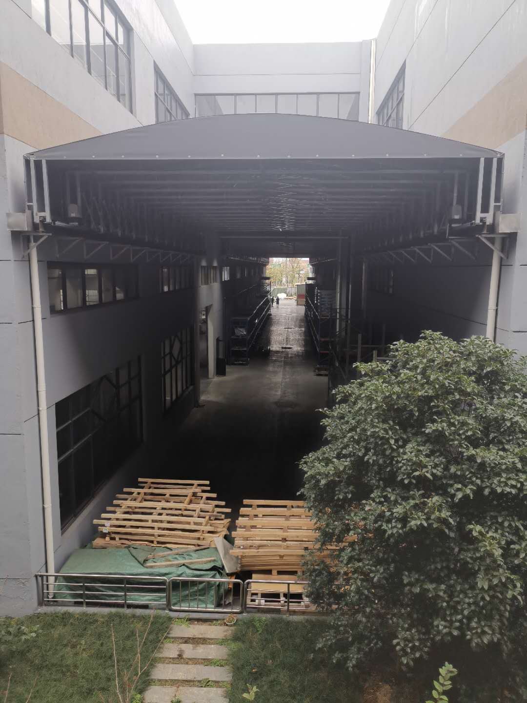 羿唐推拉篷  江苏遥控式电动停车雨篷  苏州伸缩抗风推拉蓬  常熟工厂推拉棚