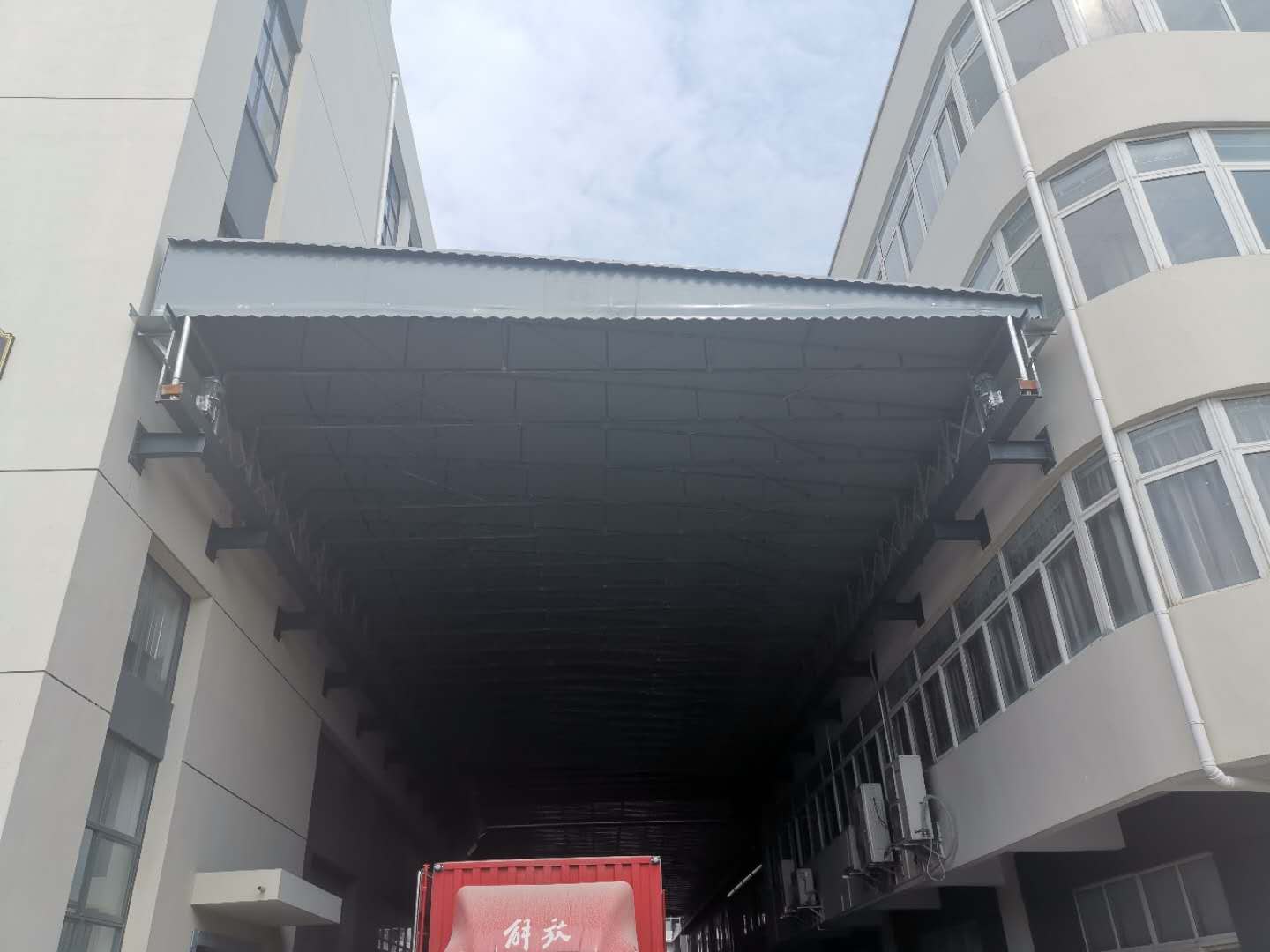 江苏大型电动推拉雨篷定制  智能式推拉雨篷  物流仓储棚  防晒防雨推拉篷 