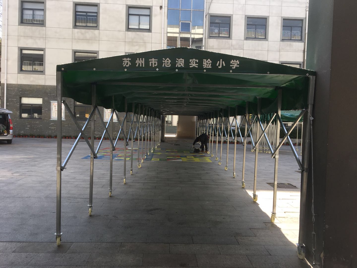 防雨防晒双轨道电动式推拉棚 家长接送区帆布推拉篷   马路等待区临时推拉雨蓬
