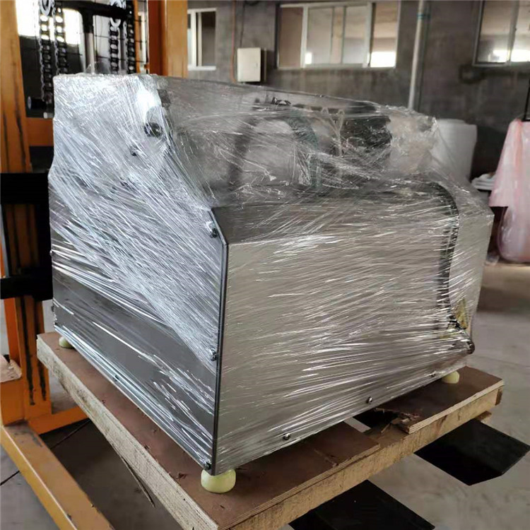 商用贴体包装机加工定制  门店用小贴体包装机  多功能贴体包装设备
