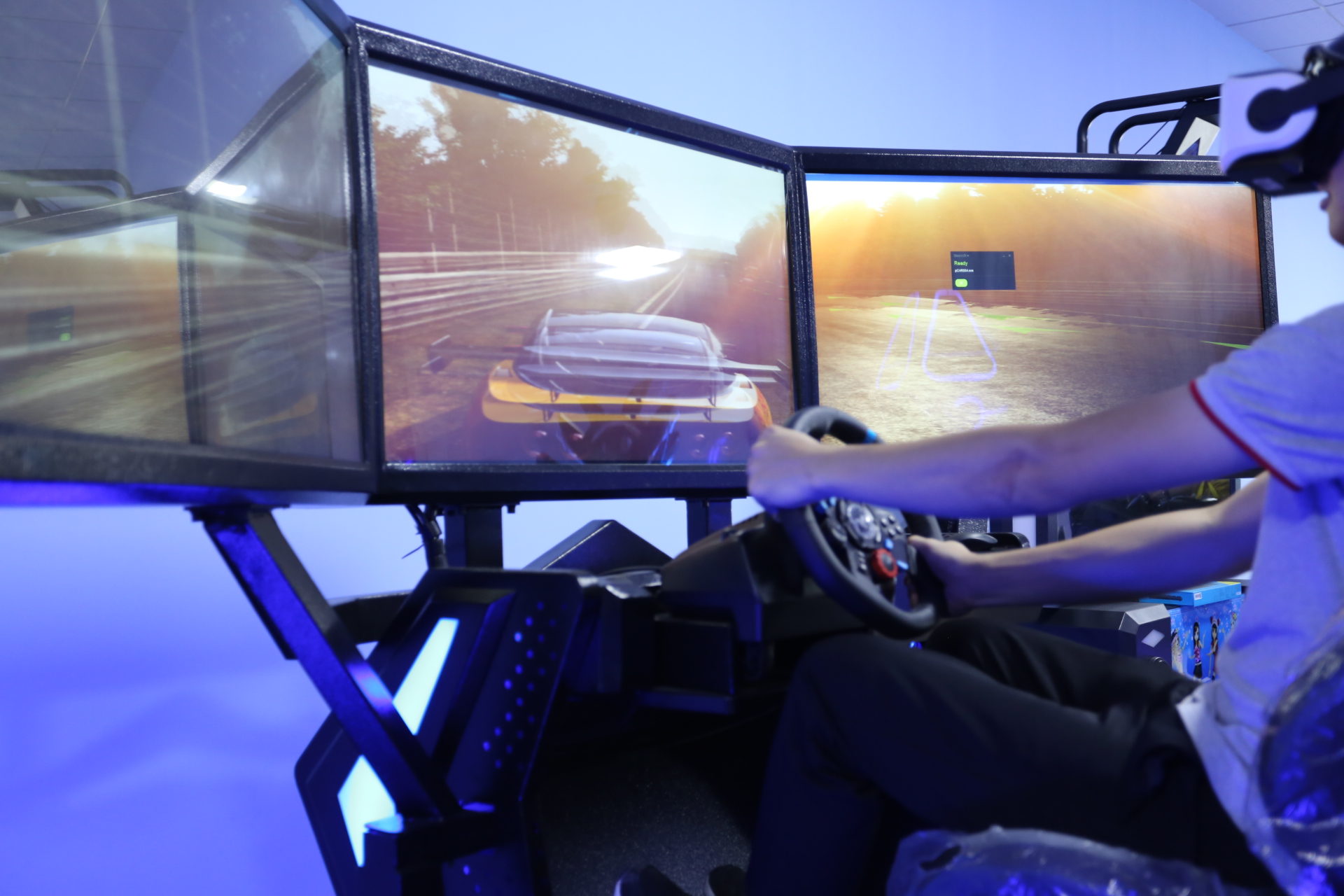 VR三屏赛车网红动感模拟赛车内容丰富乐阳厂家