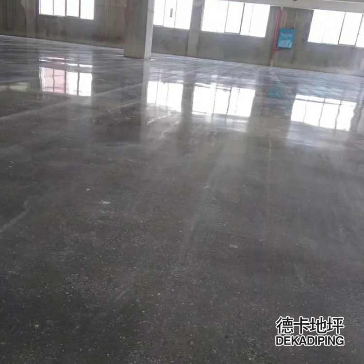 沈阳地坪漆 停车场防水磨石地坪 水泥自流平磨石地坪报价 德卡地坪