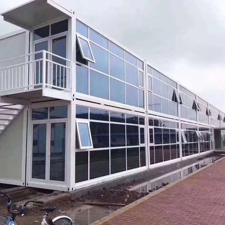 青岛打包箱房华赢工地住人移动箱房箱式房厂家