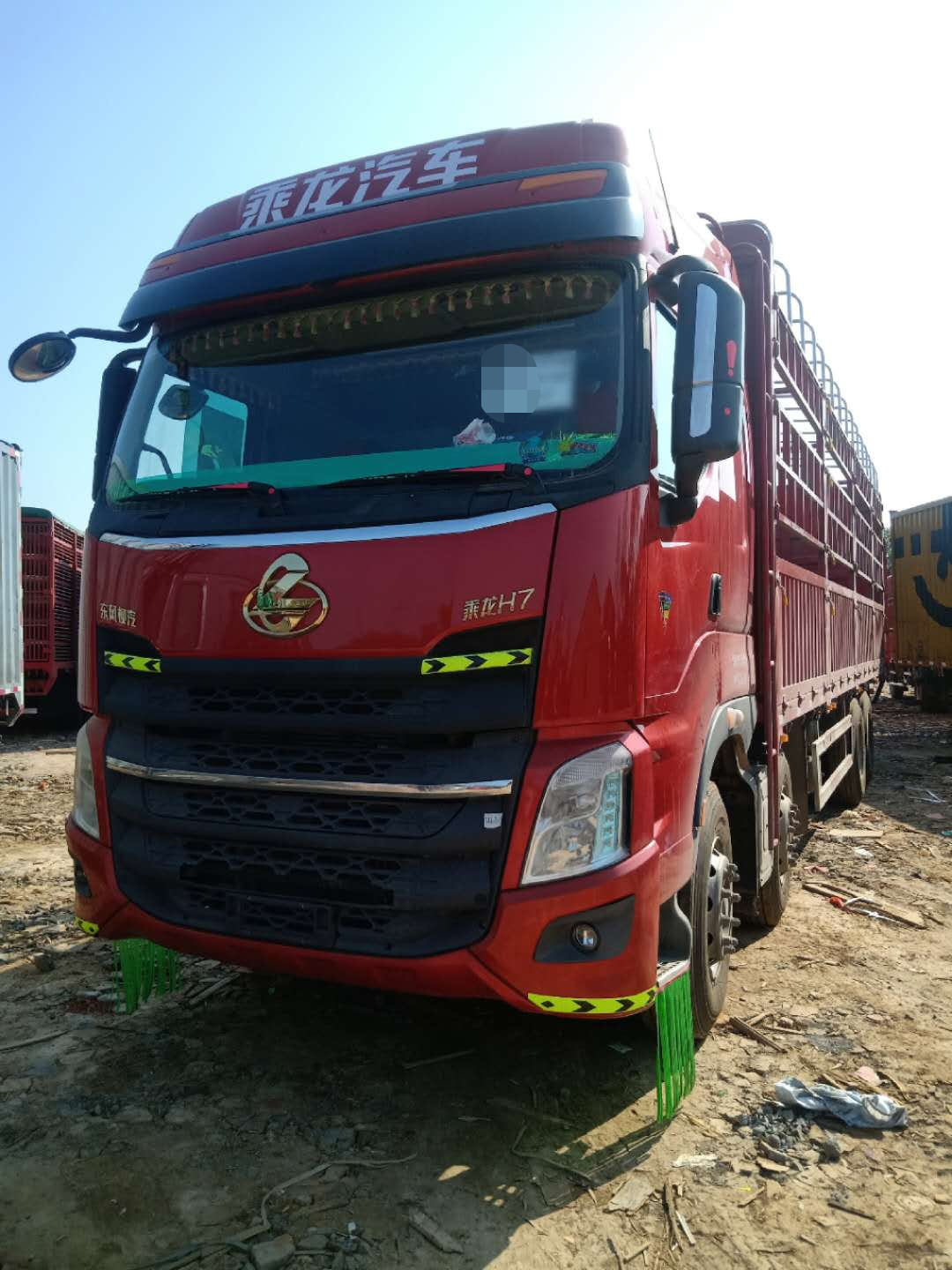 18年11月份上户 东风柳汽 乘龙H7 载货车 前四后八 9米6高栏 玉柴发动机 包提档 首付6万