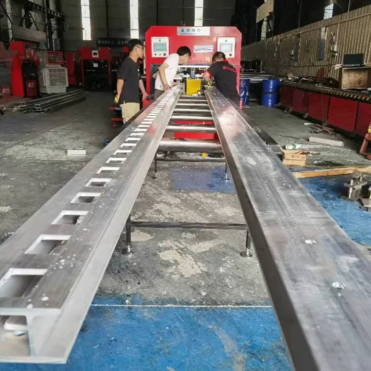 铝合金爬架数控冲床 角钢爬架数控自动冲床 爬架液压冲床冲孔机