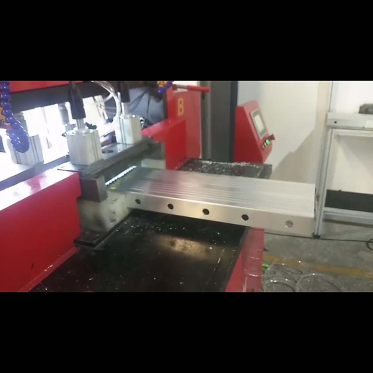 铝型材冲孔机 铝型材冲孔设备 方管圆管铝型材冲孔机