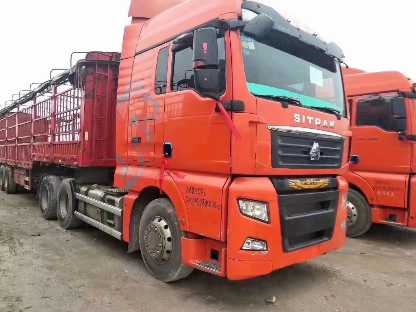 ​三年汕德卡牵引半挂车，540马力德国曼 F16档变速箱