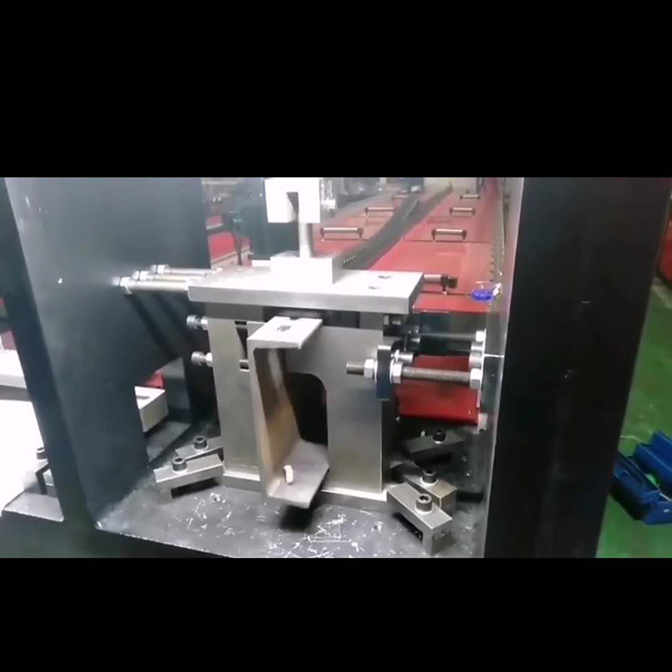 全自动数控爬架冲孔机 爬架高速冲孔机 全自动爬架网冲孔机