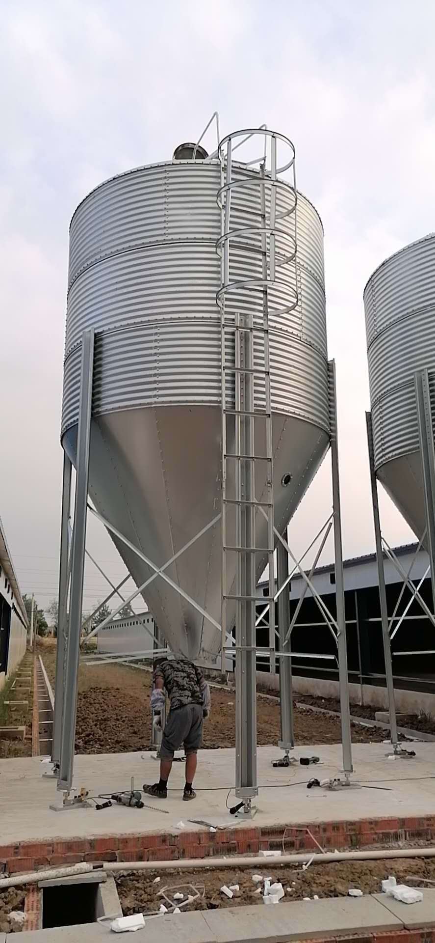 鄂尔多斯养殖料塔专用料塔厂家直销