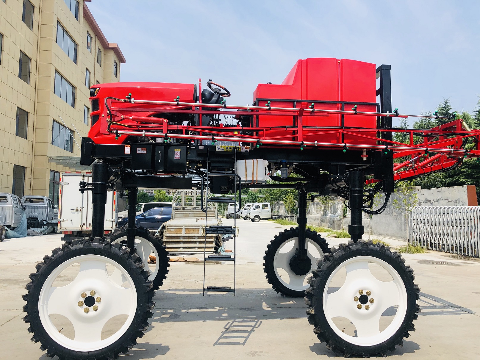 3WPZ-1500D山东迈特打药机 离地1.7 玉米向日葵打药  1500L药箱