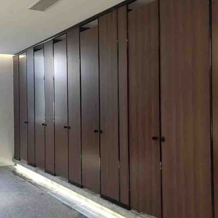 四川公共卫生间隔断厂家 成都卫生间隔断材料 倍信洗手间隔断价格