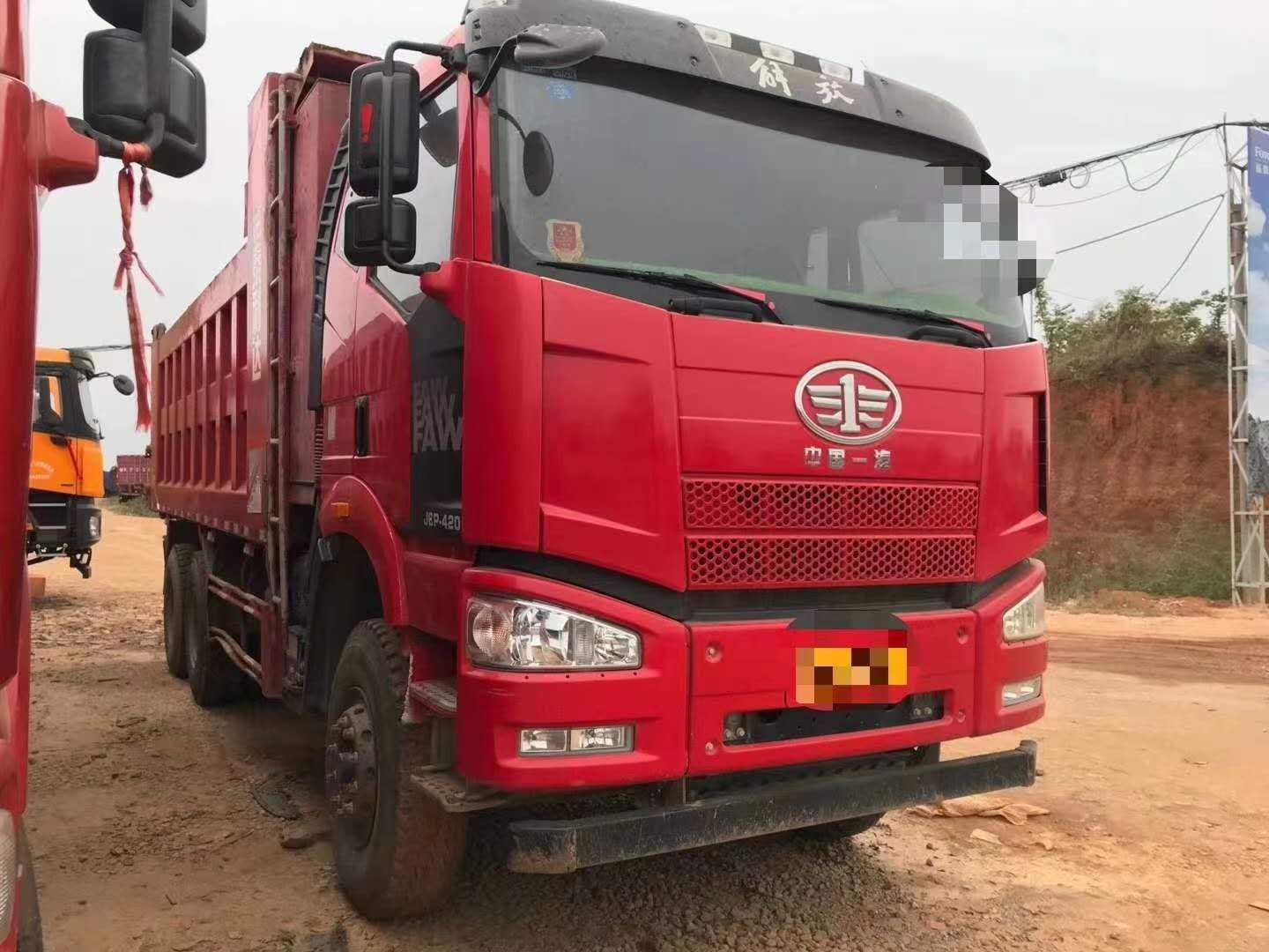 解放J6后八轮自卸车 国五420马力 可提档支持分期 带全保险