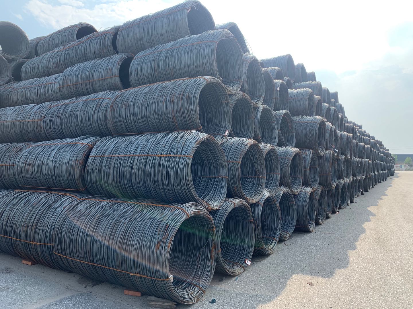 上海龙钢盘螺厂家直销 大量现货