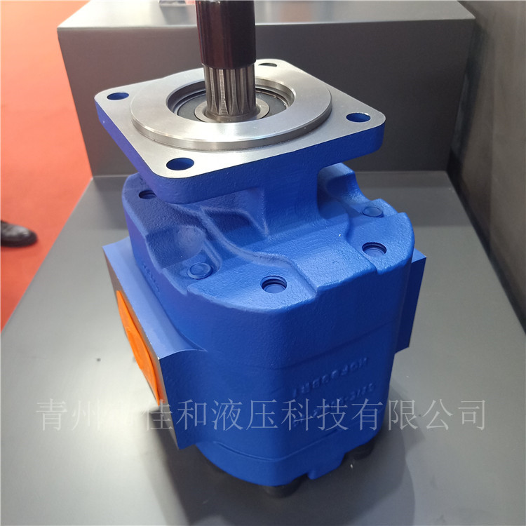 M7600-F100NK767 6G1 徐工XS182J压路机马达供应