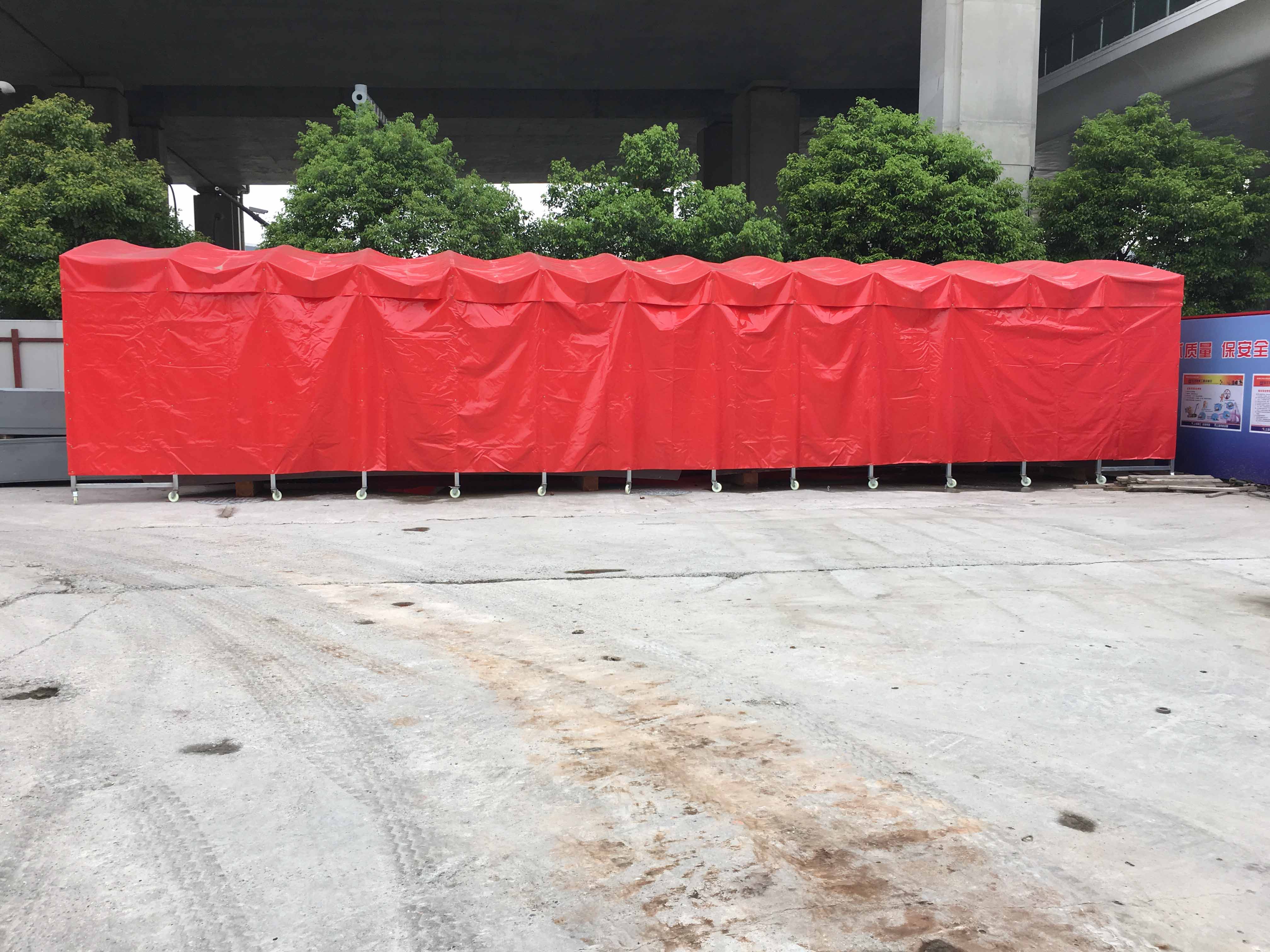 钢结构厂房推拉雨棚   物流运输伸缩推拉蓬  户外折叠电动雨篷   彩色天空雨棚供应