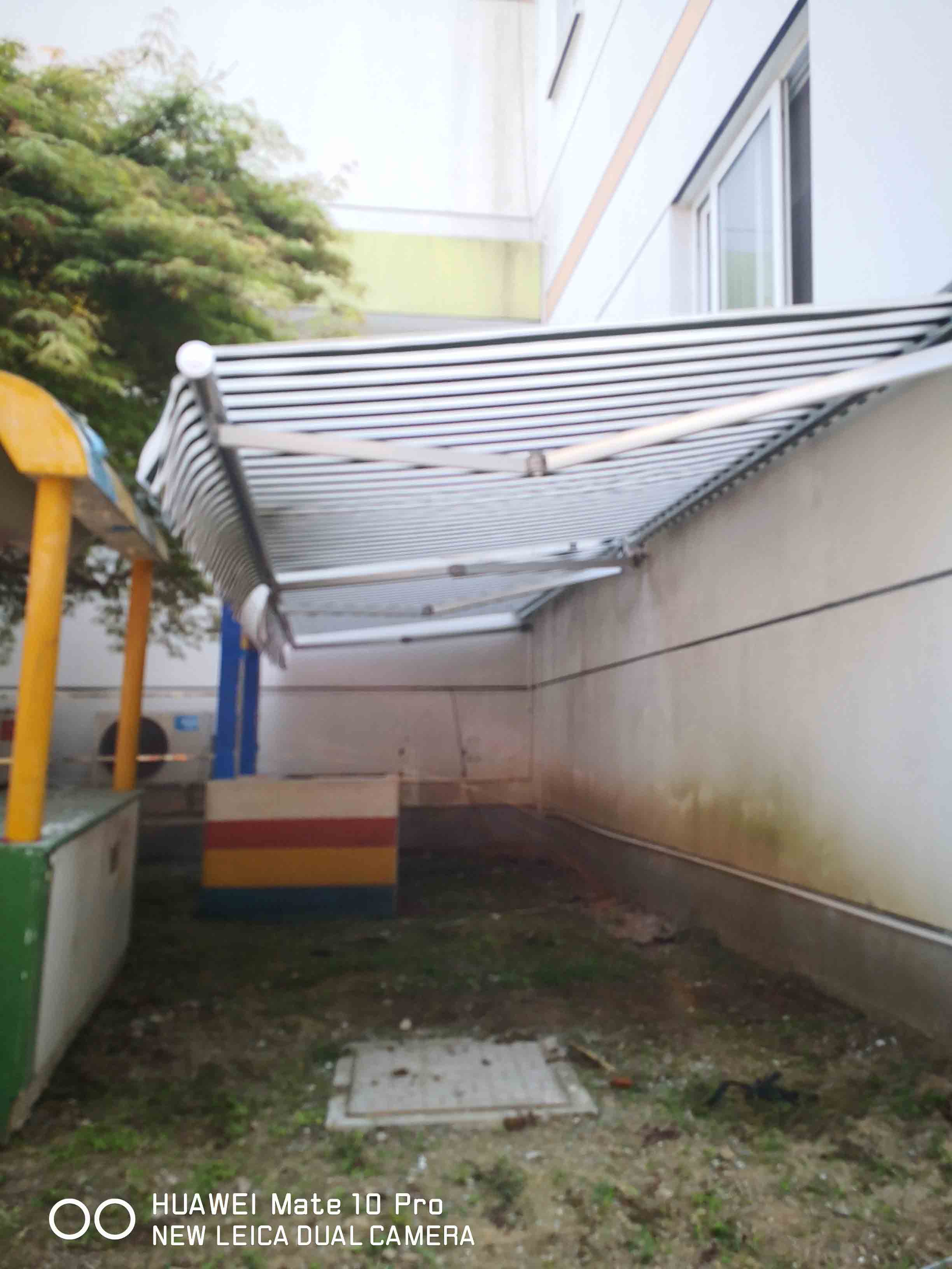 阳台可伸缩雨棚  庭院可移动式遮阳雨篷  折叠式防雨防晒推拉蓬   彩色天空雨篷