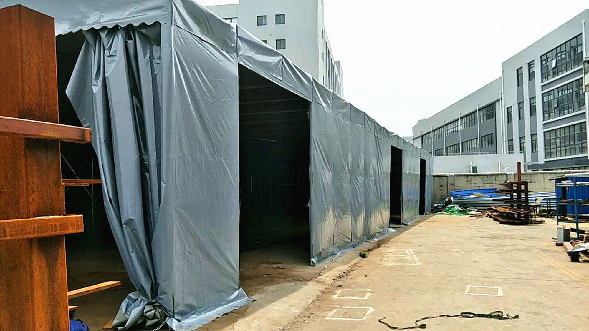 无锡江阴厂房伸缩雨棚   经典移动推拉雨篷   物流运输推拉蓬   雨篷定制定做
