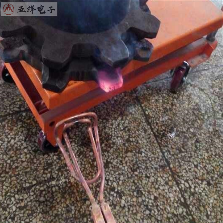 圆环链链轮中频淬火成套设备 刮板输送机链轮中频淬火成套设备 刮板机链轮淬火中频炉
