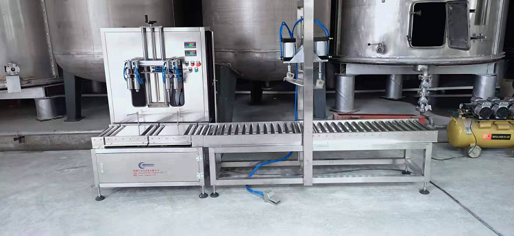 全自动直线液体灌装机销售商 西藏全自动直线液体灌装机 价格可优惠