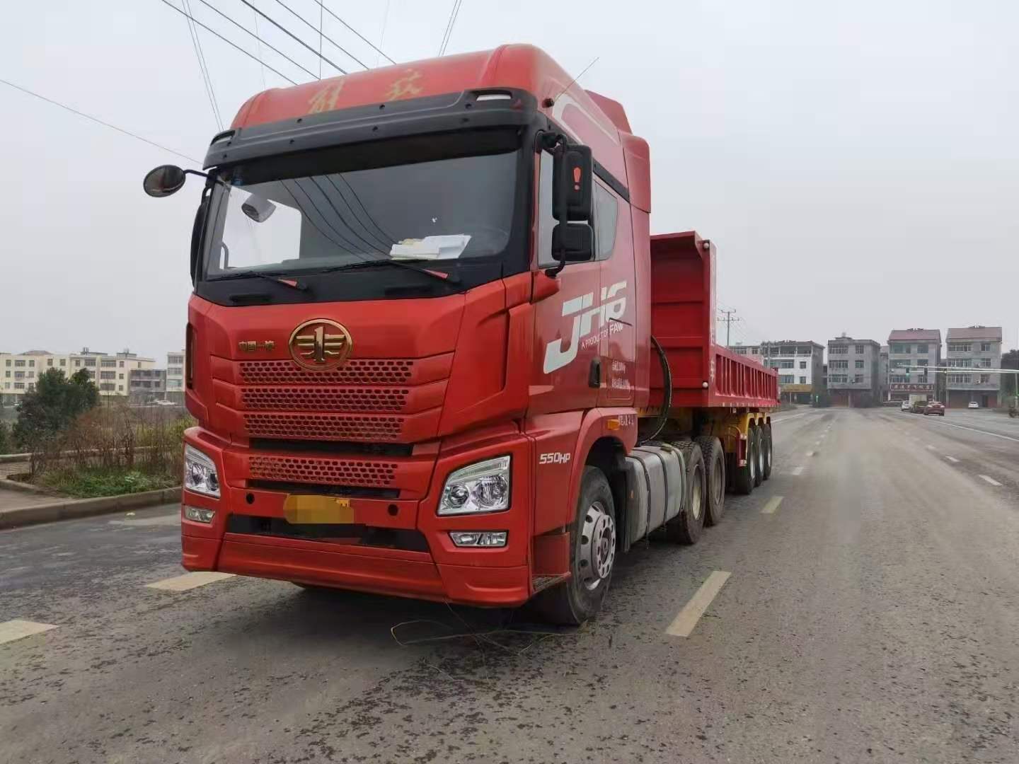 19年6月解放JH6 500马力 潍柴 牵引半挂车 9米5自卸式后翻挂 包提档 可按揭 首付8万