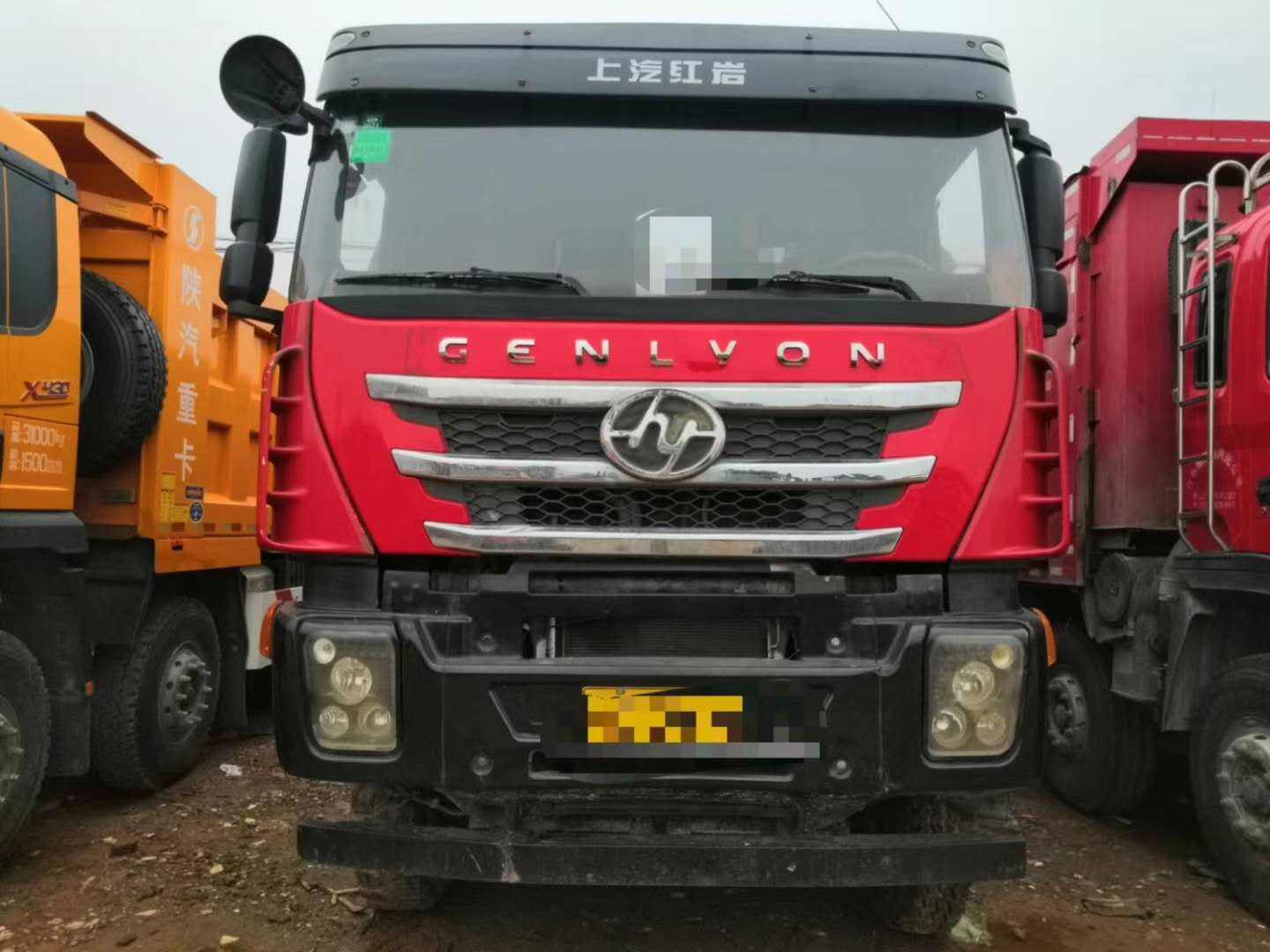 红岩杰狮后八轮自卸车 17年户