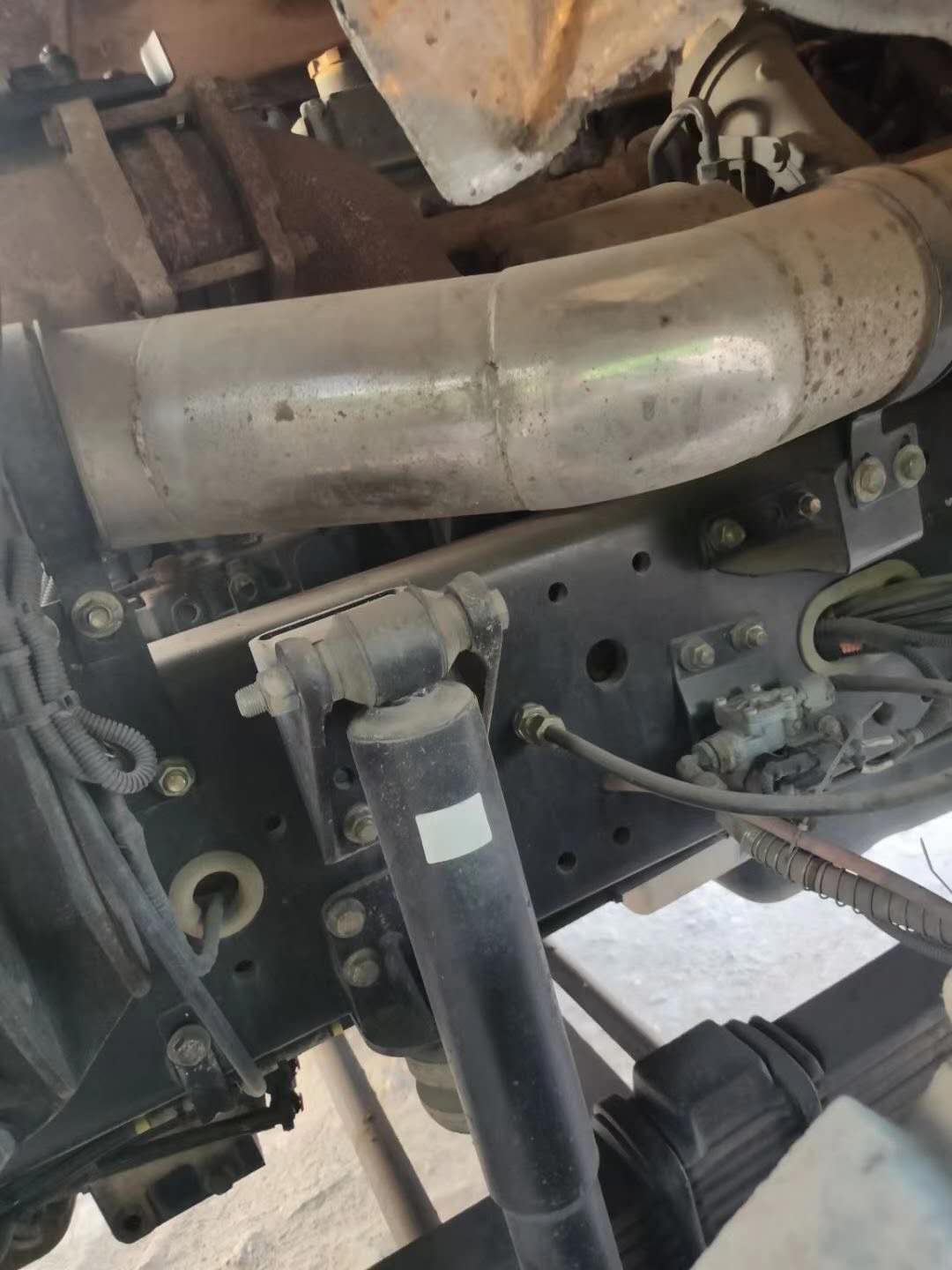 一年九个月 公司德龙X3000后八轮自卸车 430马力 带全保