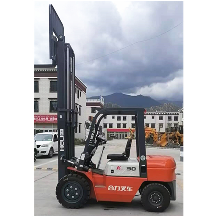 四轮座驾式叉车 欢迎来电 3吨合力柴油叉车 详情进入