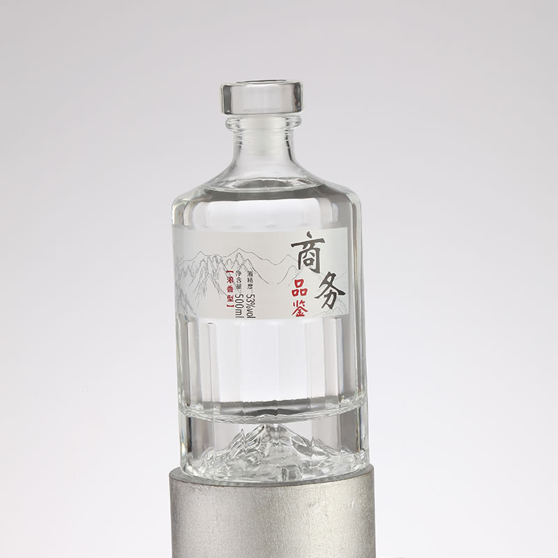 高白料玻璃酒瓶厂 500ML酒瓶现货  山东富兴酒类包装
