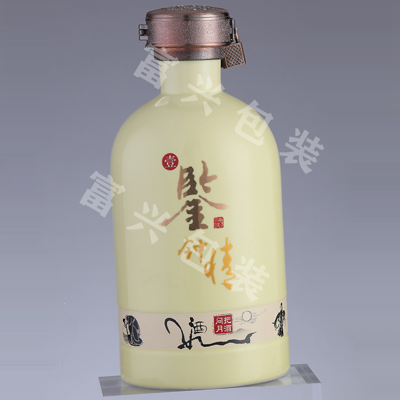 玻璃瓶厂家 生产彩色酒瓶 郓城富兴酒类包装