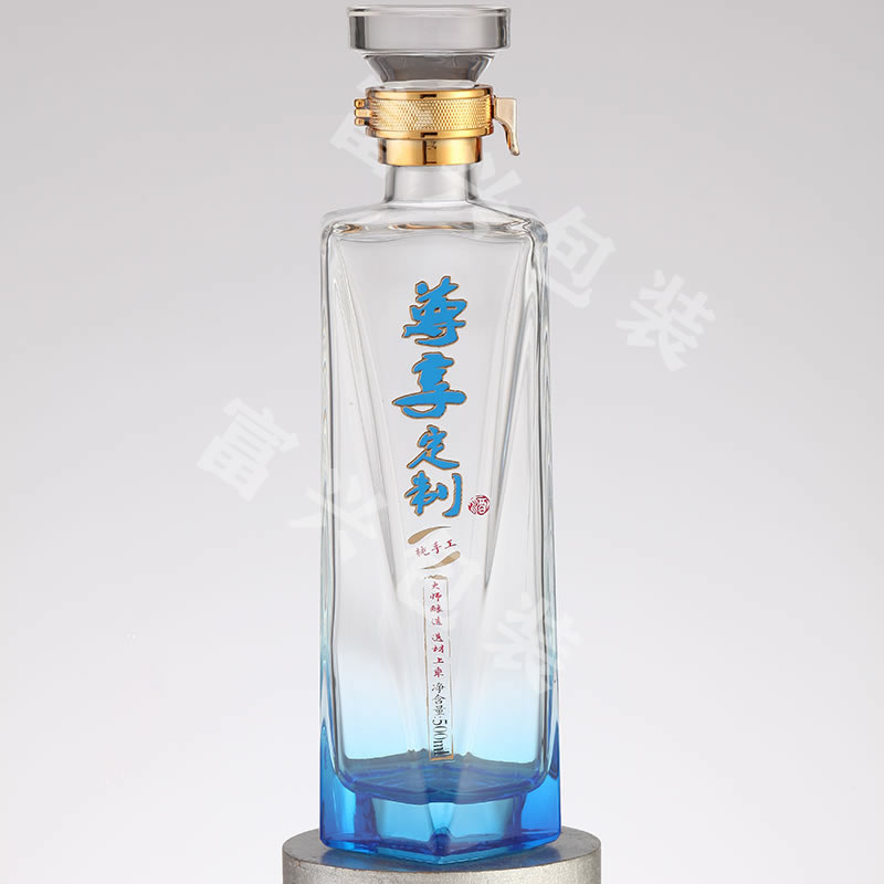 500毫升晶白料现货酒瓶包装 山东富兴酒类包装