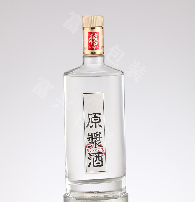 晶白料磨砂酒瓶 高白料白酒酒瓶 500ml红酒瓶 郓城富兴酒类包装