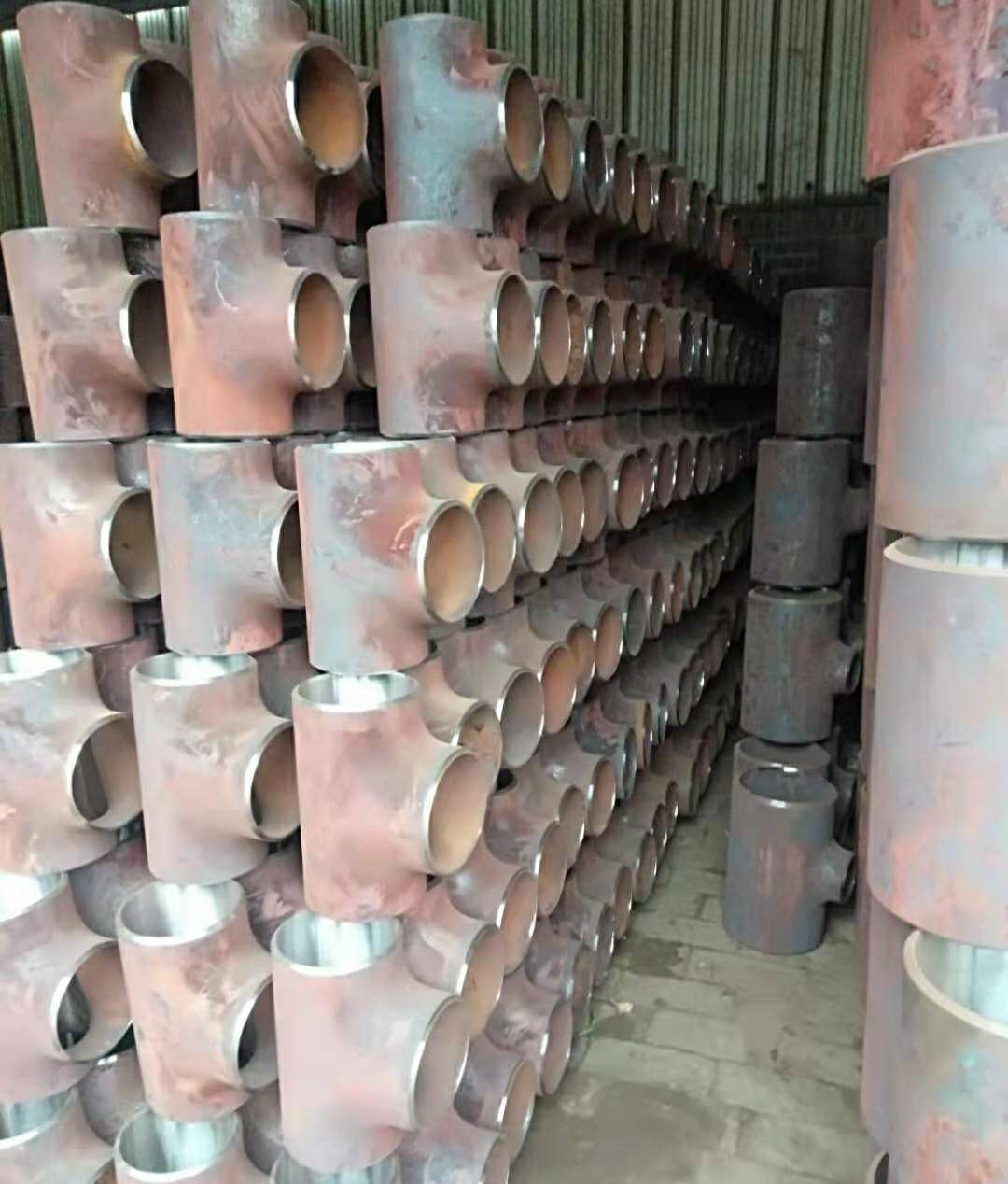 鑫聚达生产碳钢 不锈钢三通 定制加工 封头现货采购 型号齐全