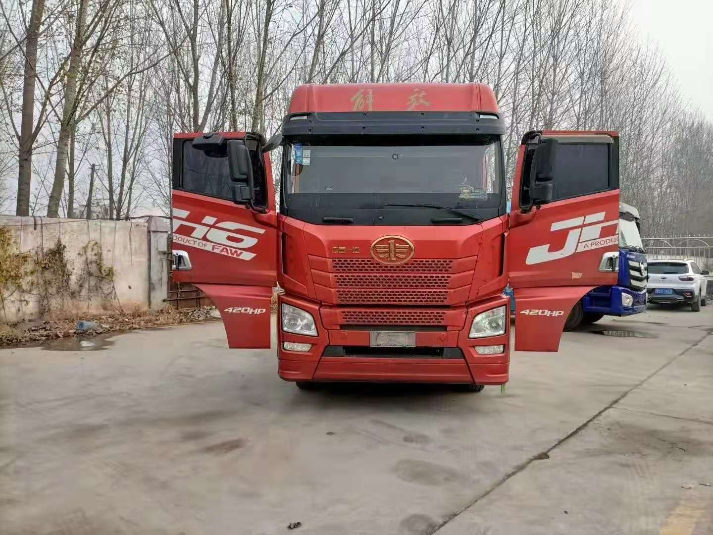 解放双驱轻体国五JH6，17年跑车，420马力，360度摄像头，带大显示屏，