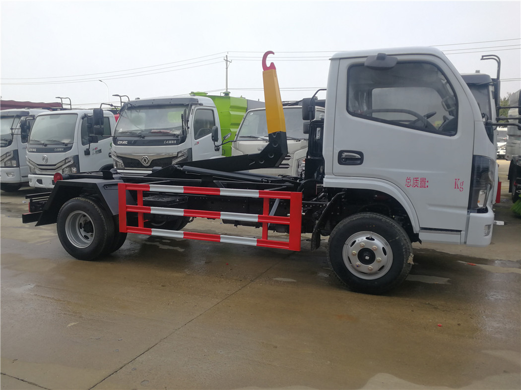 小型勾臂垃圾车价格