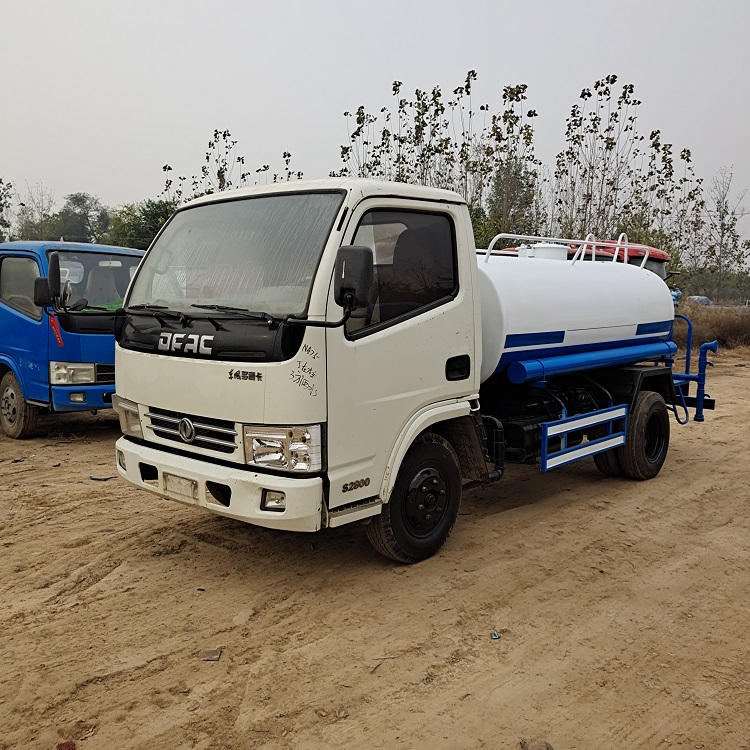 洒水车厂家现车供应多功能大型洒水车 工地降尘二手洒水车