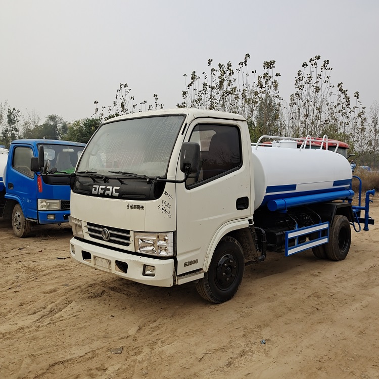 工地降尘喷雾洒水车 园林绿化电动四轮洒水车