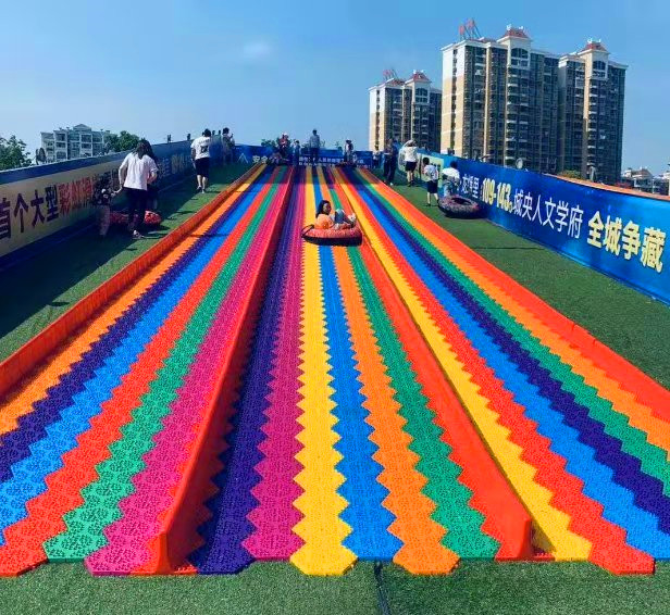 可移动网红旱雪滑道生产厂家 定制彩虹滑道供应商批发