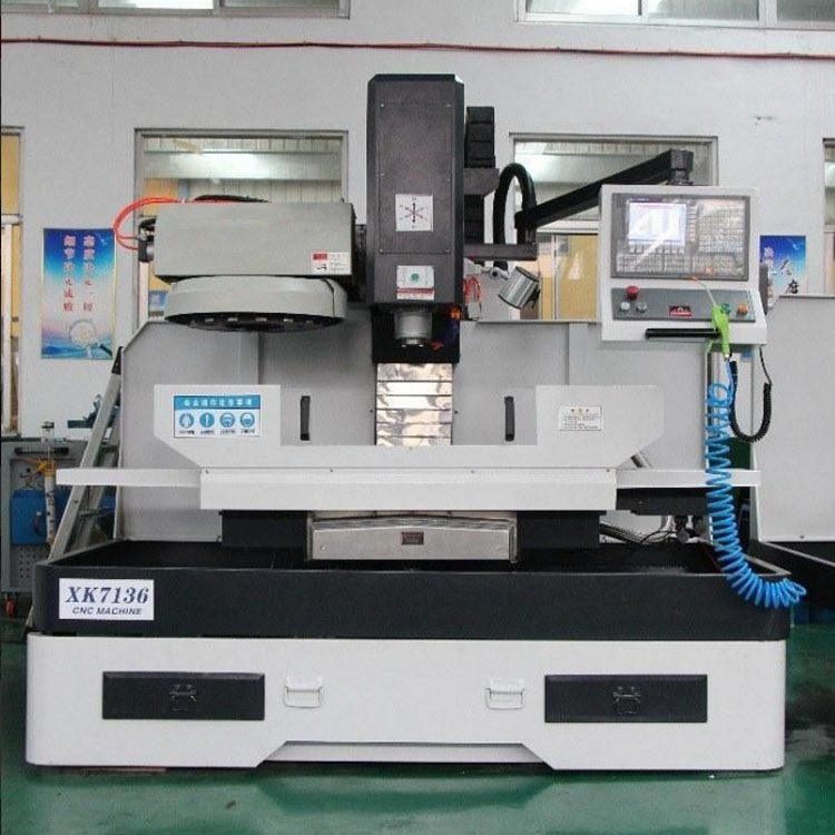 供应 小型立式数控铣床XK7136 数控机床7136 加工中心机械加工厂 大行程高 重切削 山东威菱