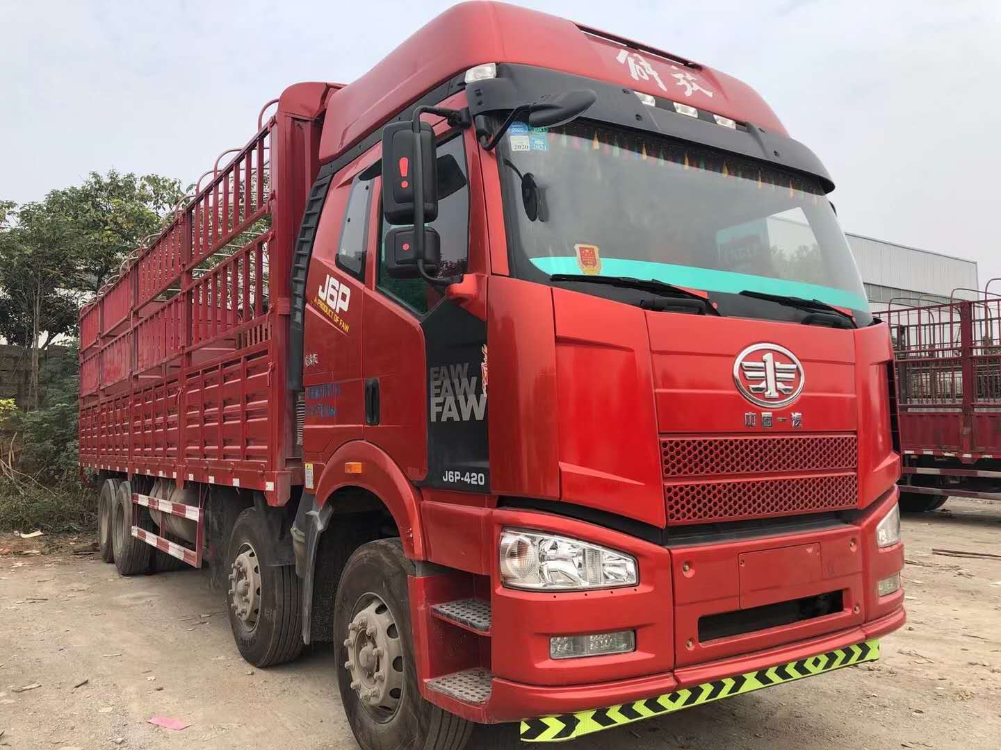 解放J6P前四后八载货车 420马力 12档一汽变速箱