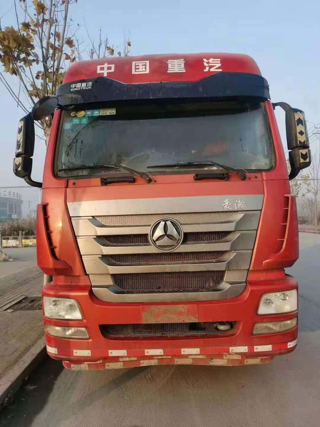 便宜的国五双驱，重汽浩瀚16年12月上户，380马力，个人一手车，车况原版，还没清洗车