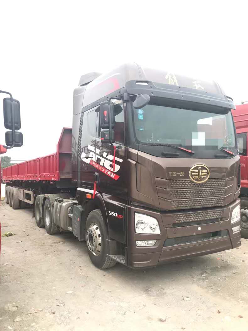 一年四个月的解放JH6牵引车 驻车空调 带全保险可提档可按揭