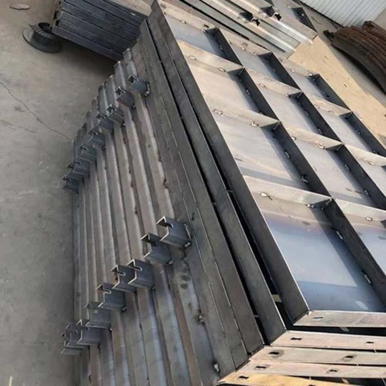 桥梁遮板模具 栏杆遮板钢模具 水泥遮板模具 致宏 老厂家