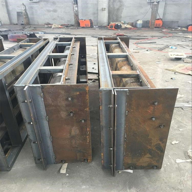 高速遮板模具 铁路遮板模具 高铁桥梁遮板模具 致宏 水泥制品厂家