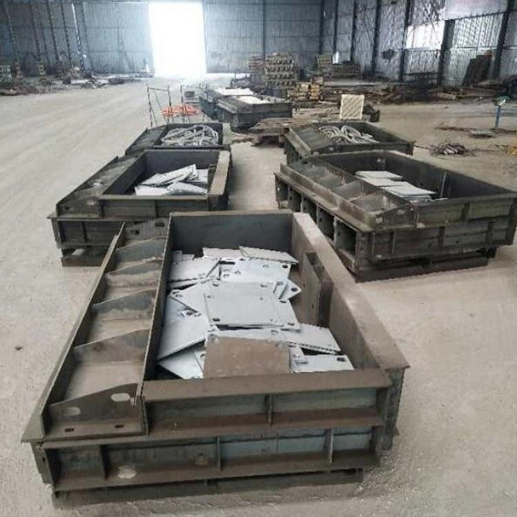 定制 栏杆遮板钢模具 高铁遮板模具 混凝土遮板模具 铁路遮板钢模具 致宏供应