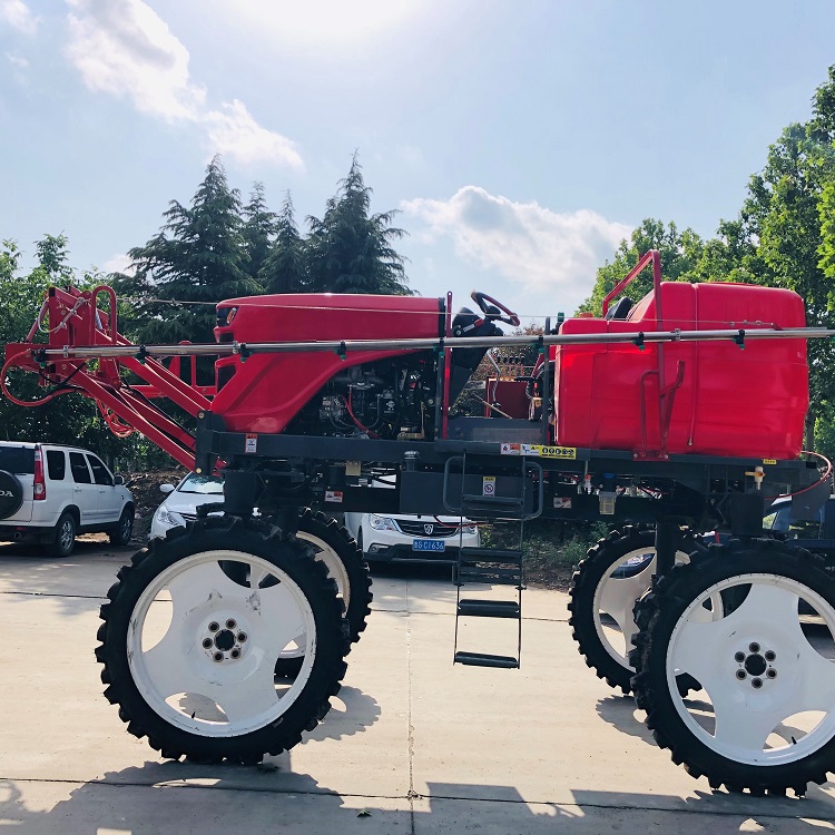 型号1000D  100马力  12米喷幅   1000L药箱   1.8米轮距