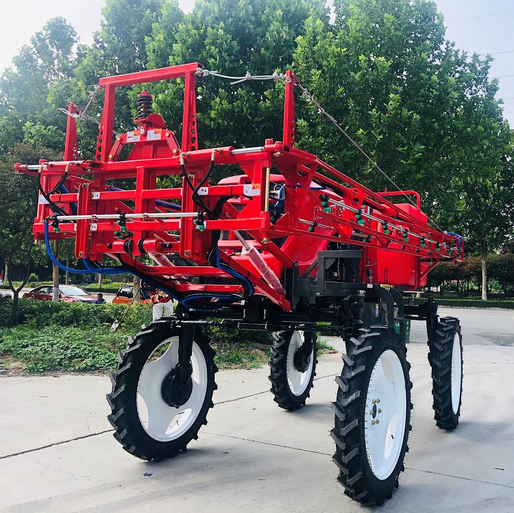 型号1000C  100马力  18米喷幅  1000L药箱  1.5-1.8米轮距 