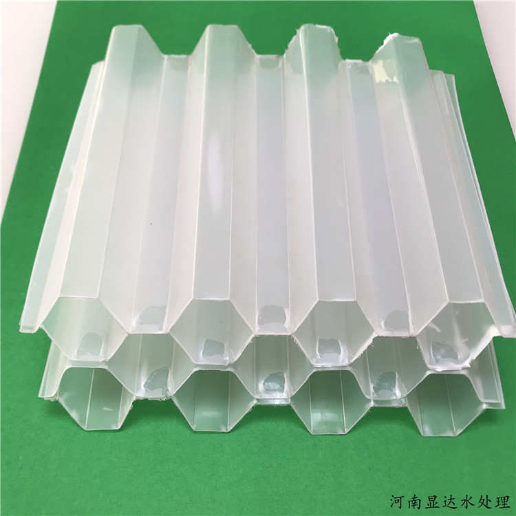 加厚型改性PP蜂窝斜管 采用全新原料制成 经久耐用 价格实在
