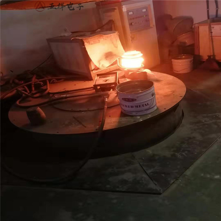 金银铜熔炼炉价格 中频熔炼电炉 电炉体积小 重量轻