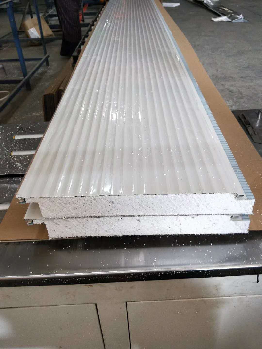 双层铁皮泡沫板价格 欧式箱变壳体材料 xps,eps夹芯板