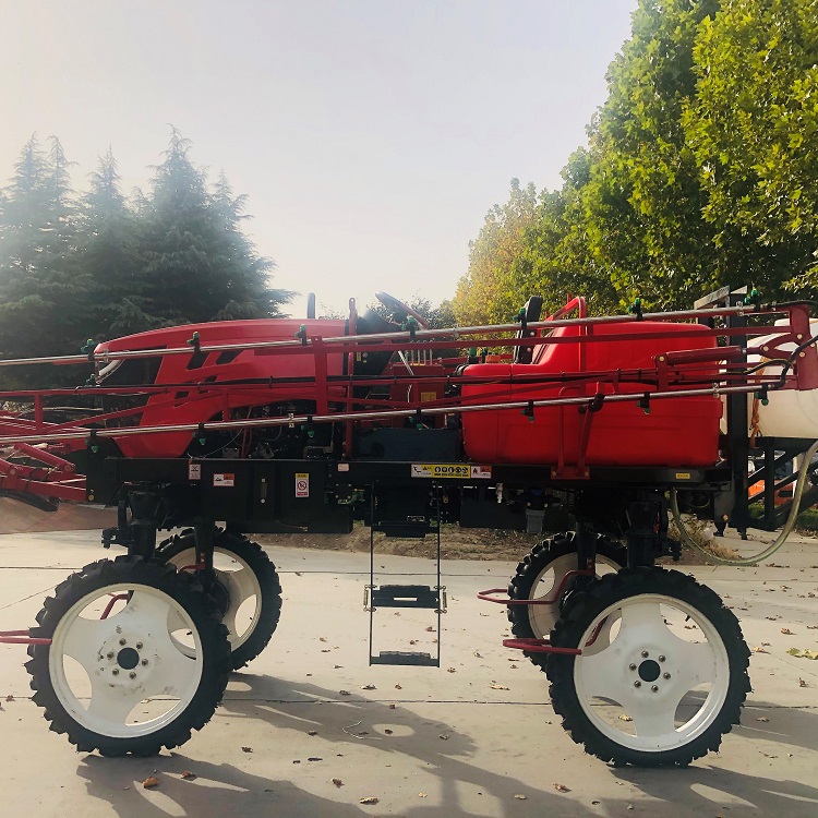 型号1000A  50马力  18米喷幅  700L+300L药箱  1.5米轮距